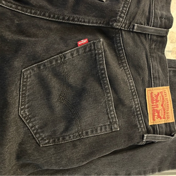 Levi's Women's Black Straight Jeans - Picture 3 of 5